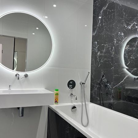Віп Апартаменти В Районі Автовокзалужк Great House,Жк Арена,Поблизу Обласноі Лікарні リウネ エクステリア 写真